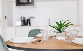 Serene Apartment 6P 2Br - Puteaux La Defense